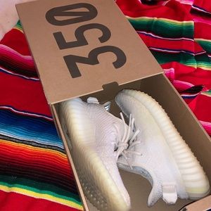 YEEZY BOOST  350 V2 (cream white)
